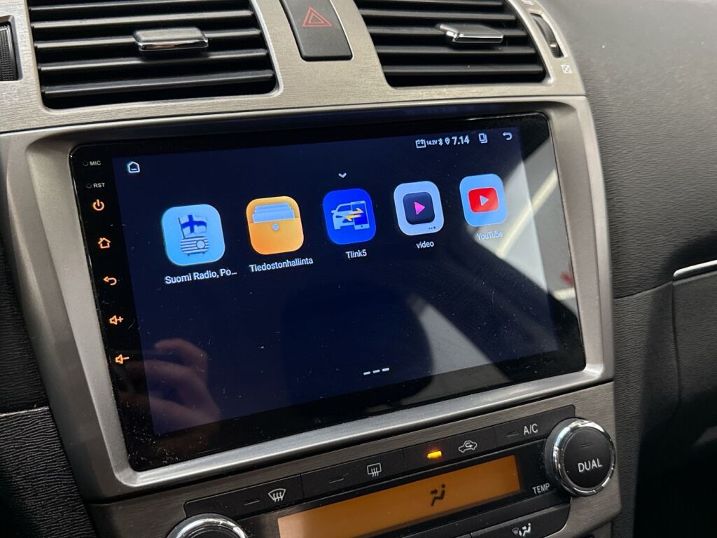 Toyota Avensis 2011 Sininen