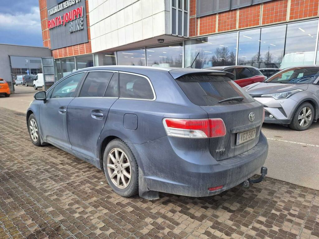Toyota Avensis 2011 Sininen