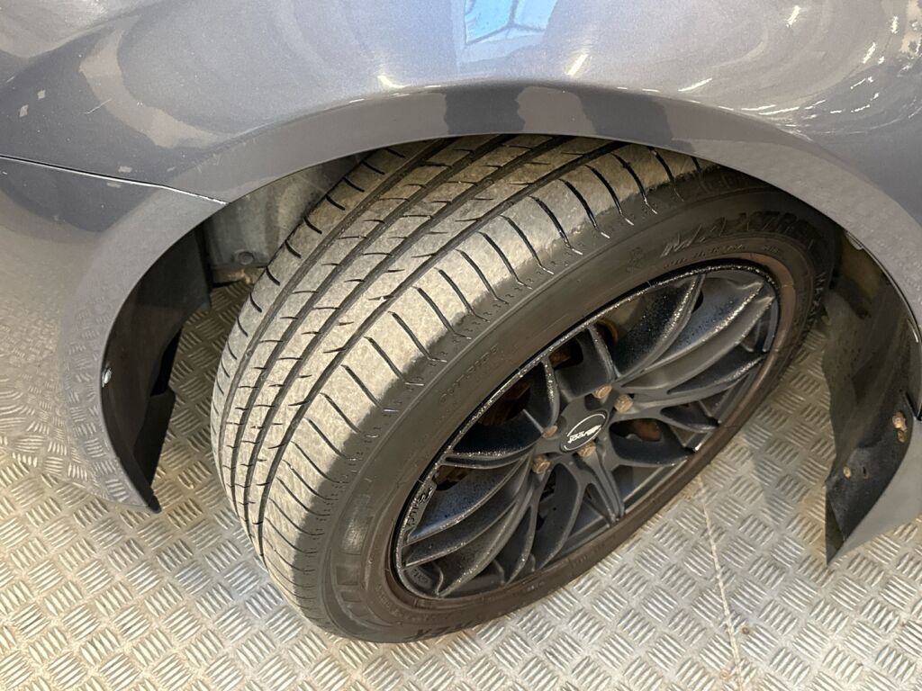 Toyota Avensis 2011 Sininen