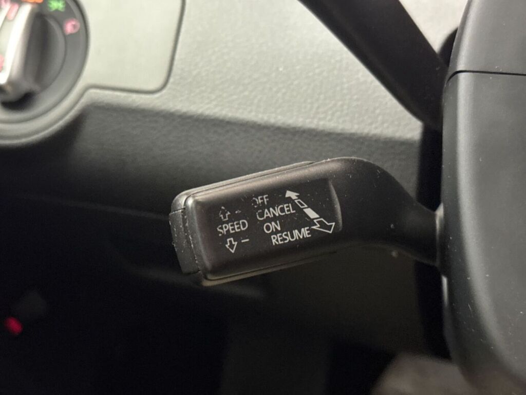 Volkswagen Passat 2011 Punainen