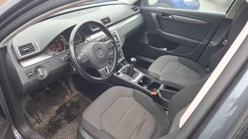 Volkswagen Passat 2011 Harmaa