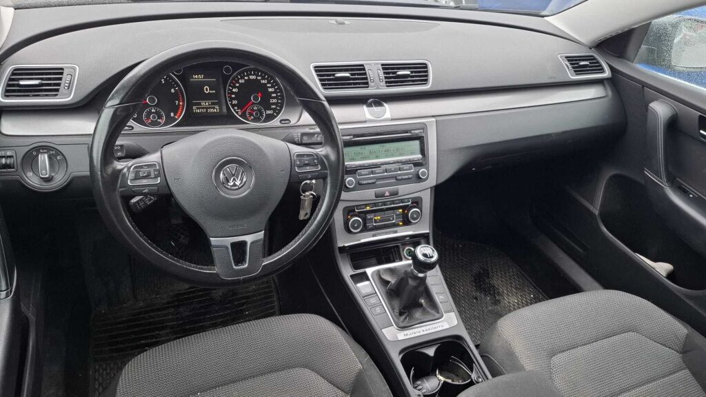 Volkswagen Passat 2011 Harmaa