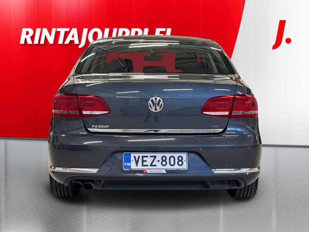 Volkswagen Passat 2011, photo 6/31
