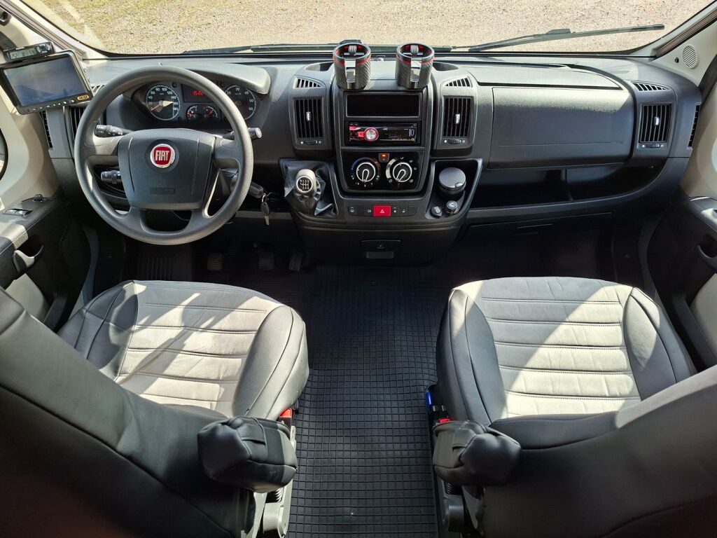 Adria Matrix Plus 680 SP 2012 Harmaa
