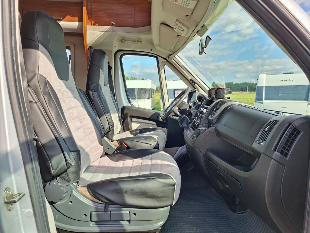 Adria Matrix Plus 680 SP 2012 Harmaa