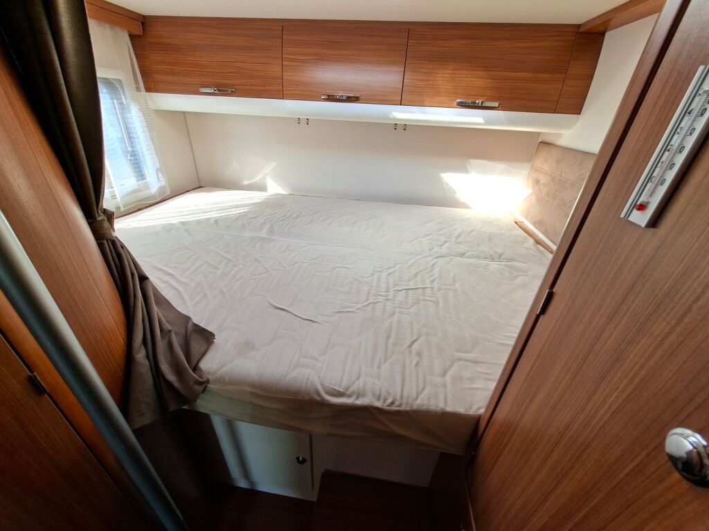 Adria Matrix Plus 680 SP 2012 Harmaa