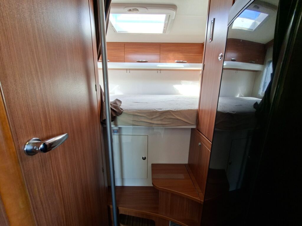 Adria Matrix Plus 680 SP 2012 Harmaa
