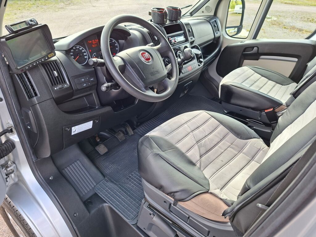 Adria Matrix Plus 680 SP 2012 Harmaa