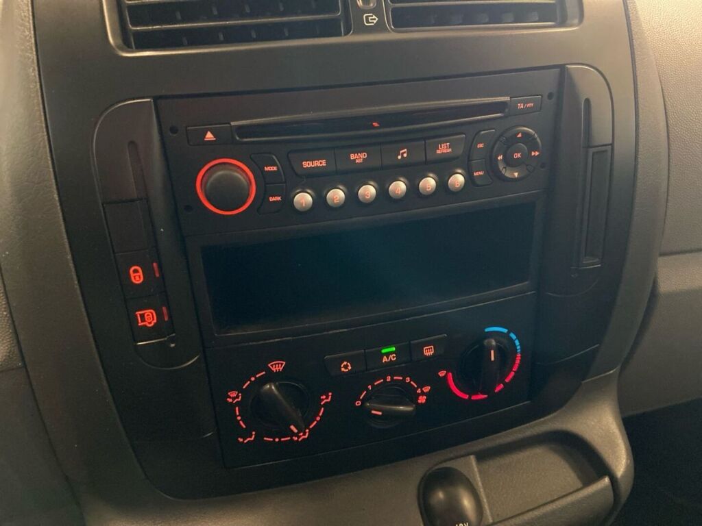 Peugeot Expert 2011 Harmaa
