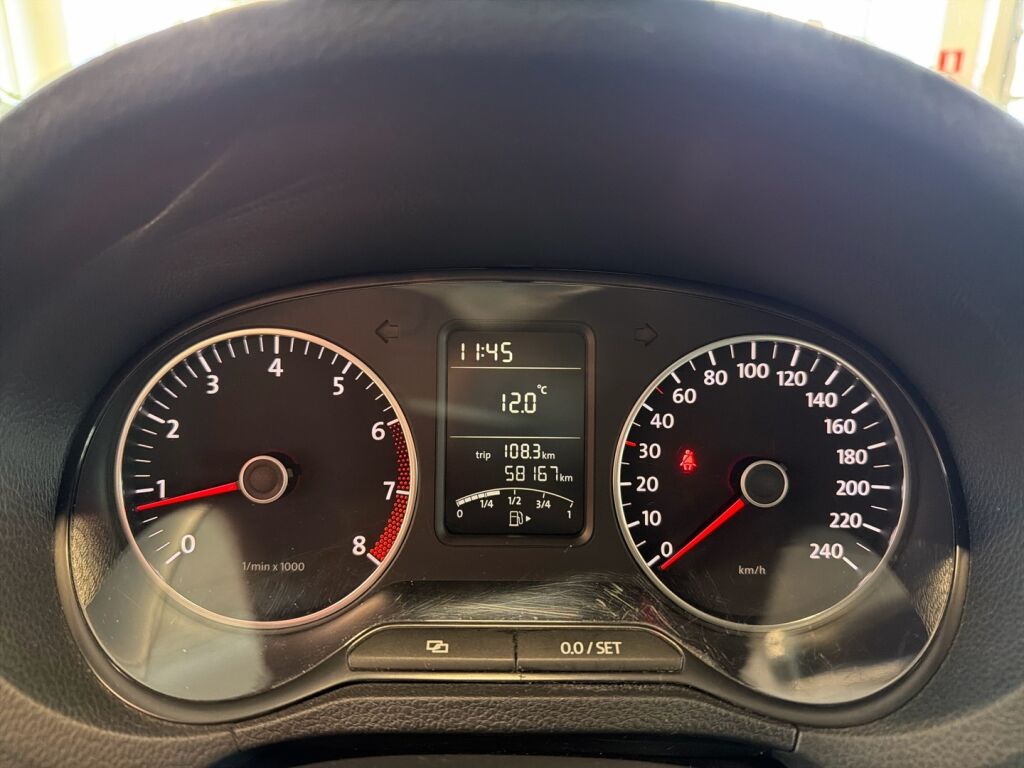 Volkswagen Polo 2010 Musta