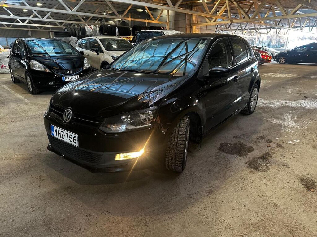 Volkswagen Polo 2010 Musta