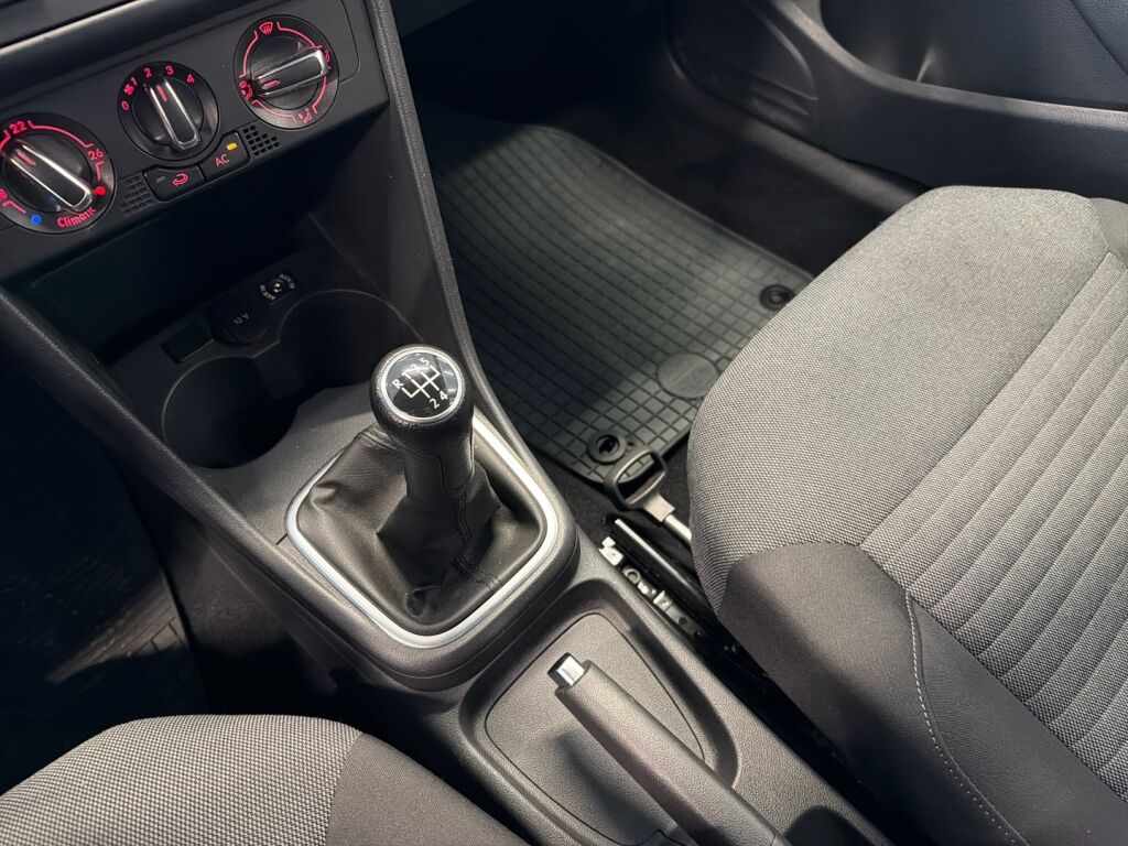 Volkswagen Polo 2010 Musta