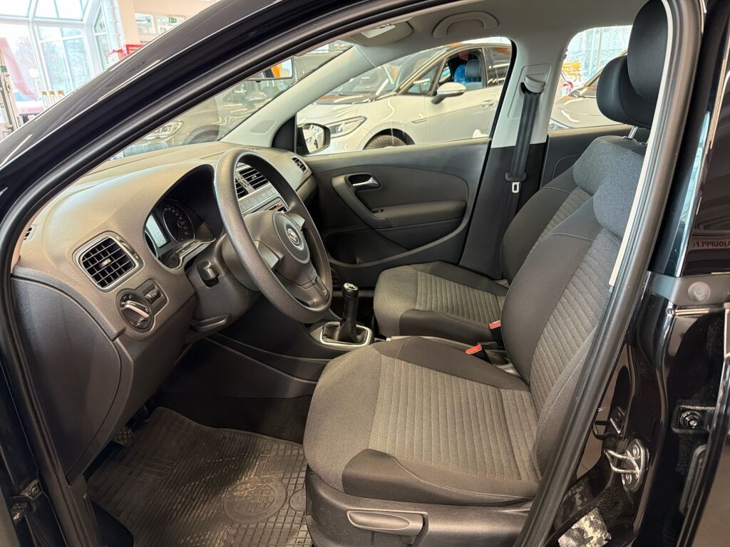 Volkswagen Polo 2010 Musta