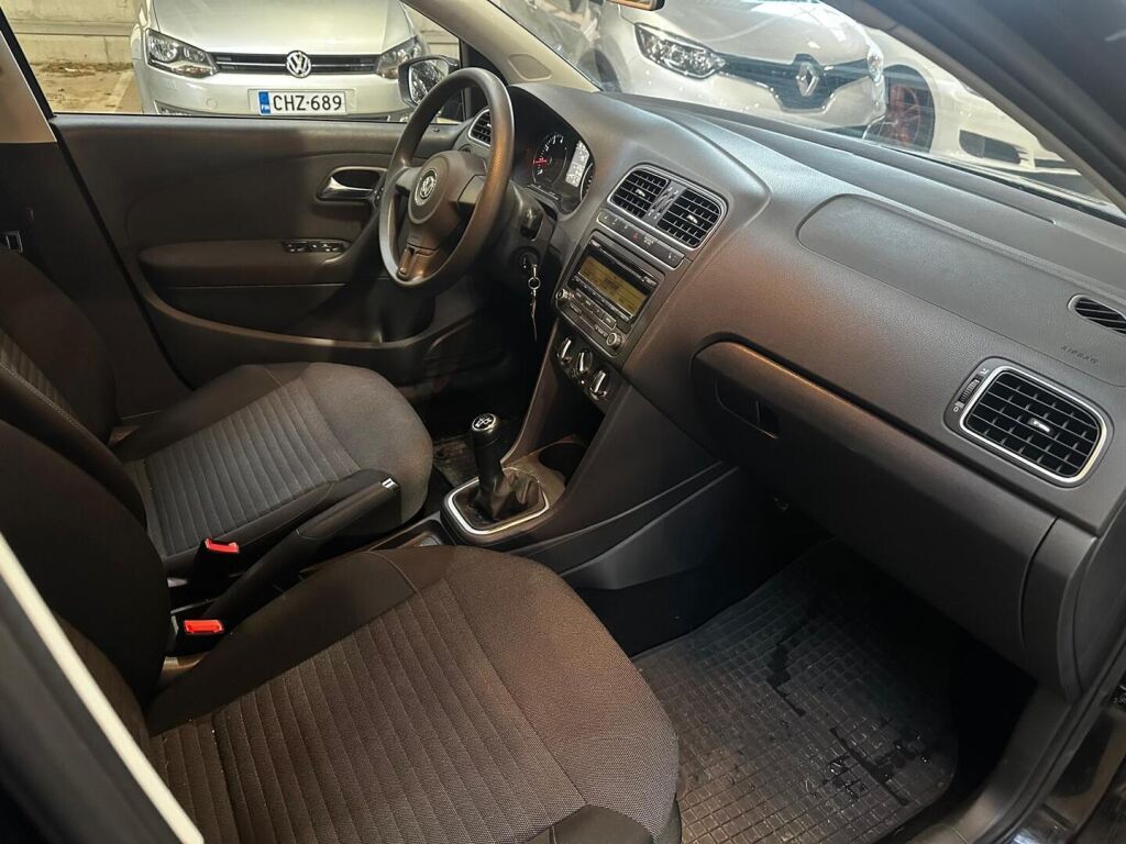 Volkswagen Polo 2010 Musta