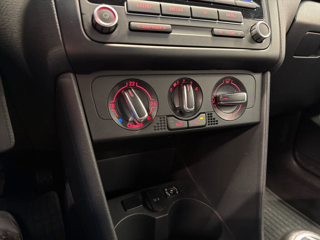 Volkswagen Polo 2010 Musta