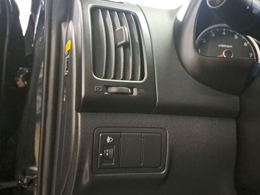 Hyundai i30 2010 Musta