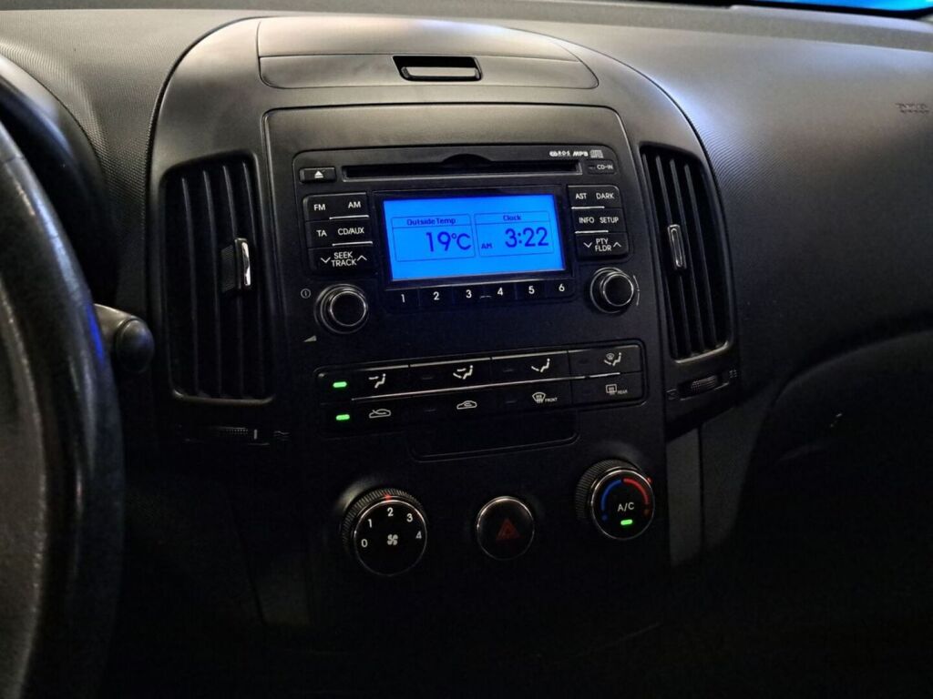 Hyundai i30 2010 Musta