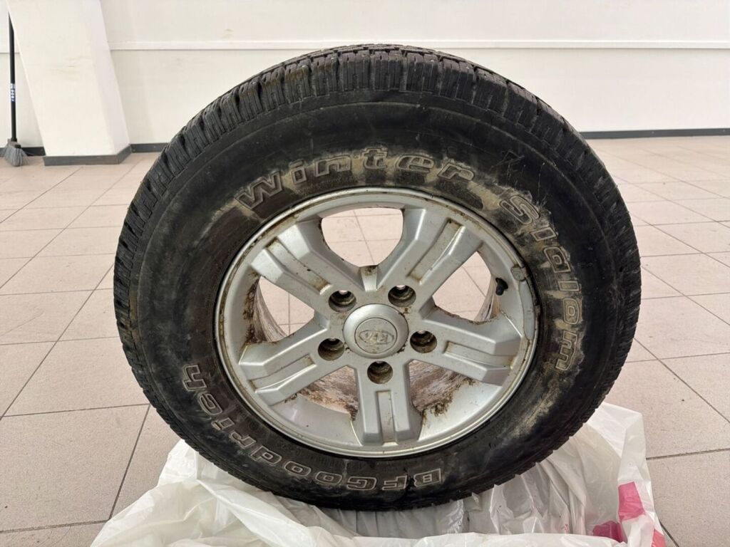 Kia Sorento 2005 Harmaa