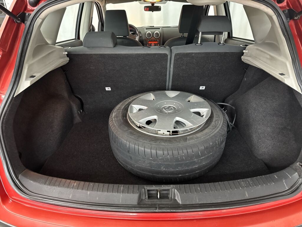 Nissan Qashqai 2007 Punainen