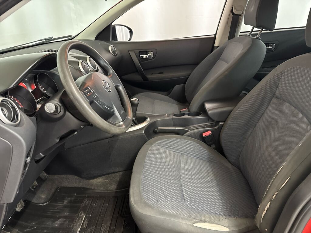 Nissan Qashqai 2007 Punainen