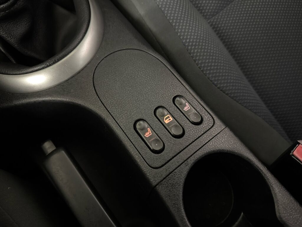 Nissan Qashqai 2007 Punainen