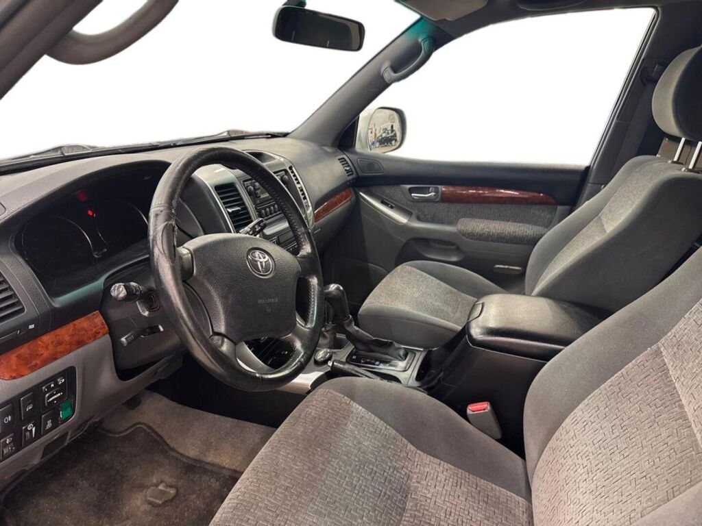 Toyota Land Cruiser 2003 Harmaa
