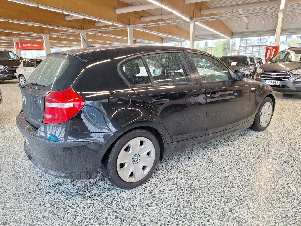 BMW 116 2010 Musta