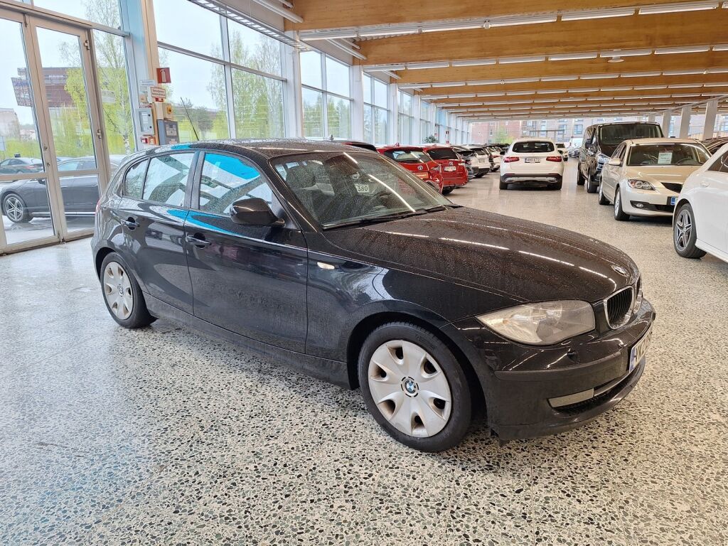 BMW 116 2010 Musta