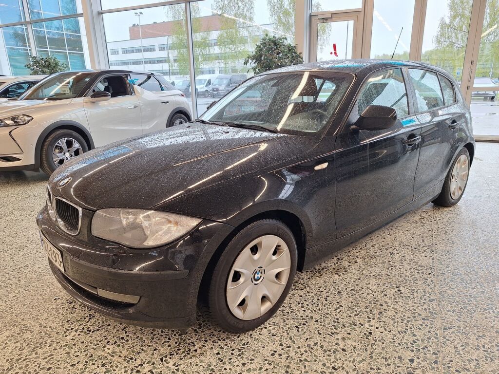 BMW 116 2010 Musta