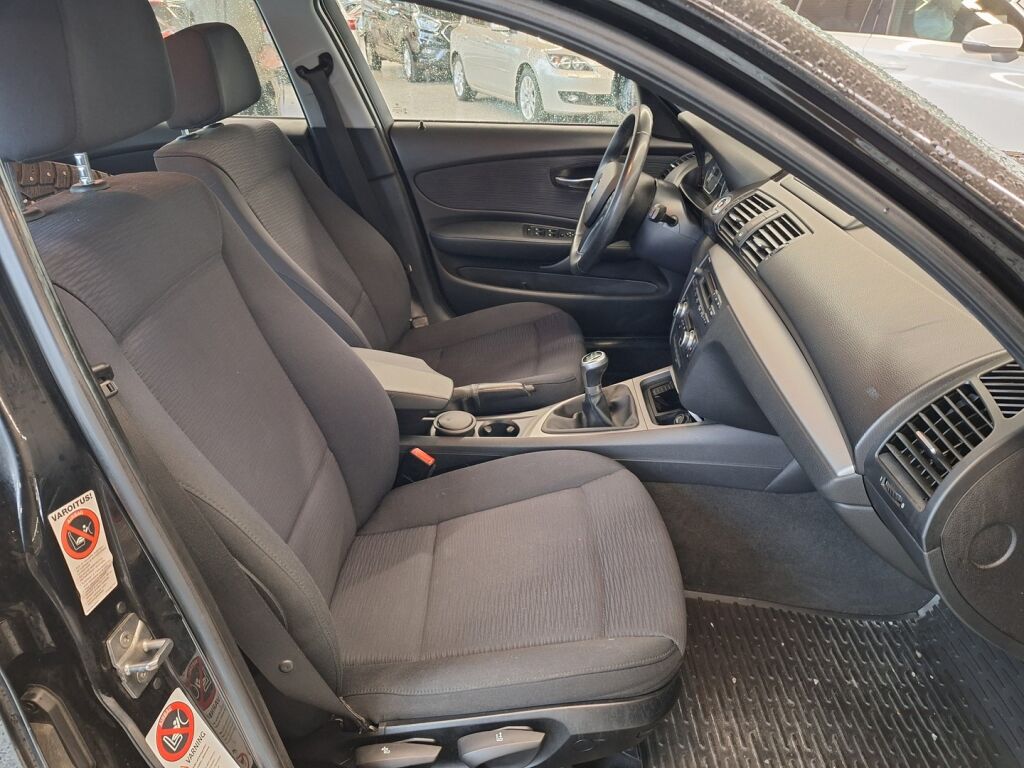 BMW 116 2010 Musta