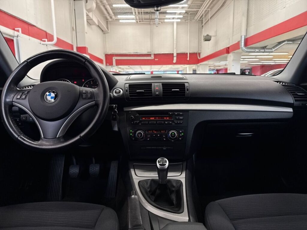 BMW 116 2010 Musta