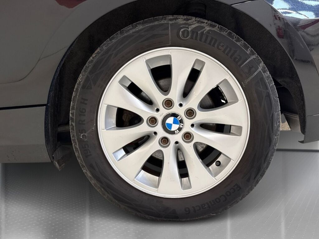 BMW 116 2010 Musta
