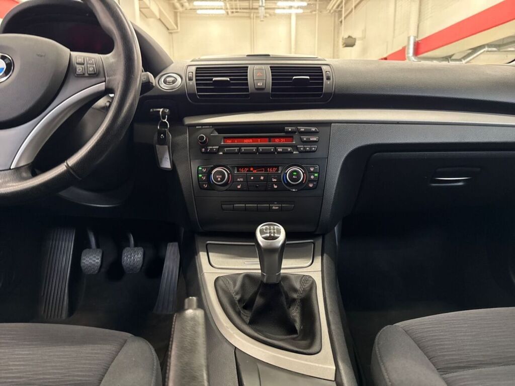 BMW 116 2010 Musta