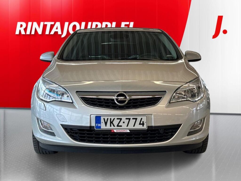 Opel Astra 2010 Hopea