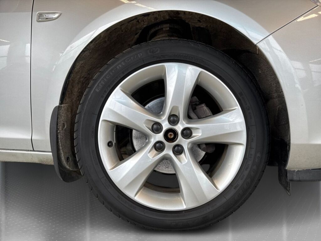 Opel Astra 2010 Hopea