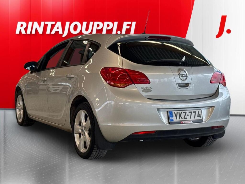 Opel Astra 2010 Hopea
