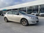 Opel Astra 2010 Hopea