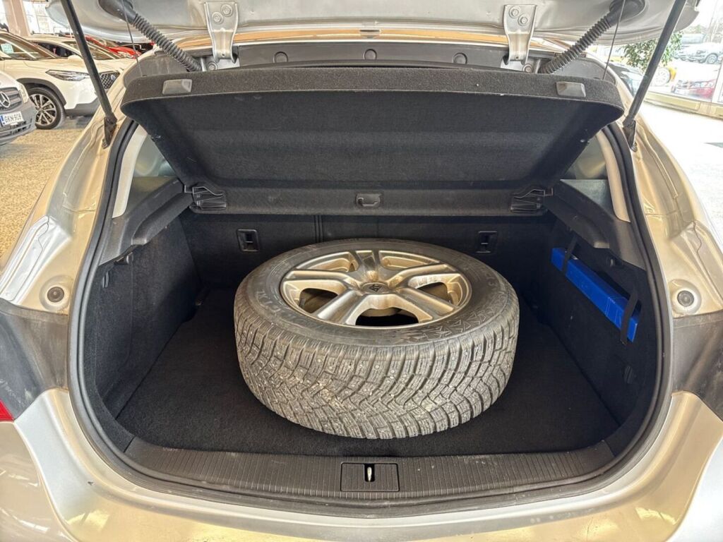 Opel Astra 2010 Hopea