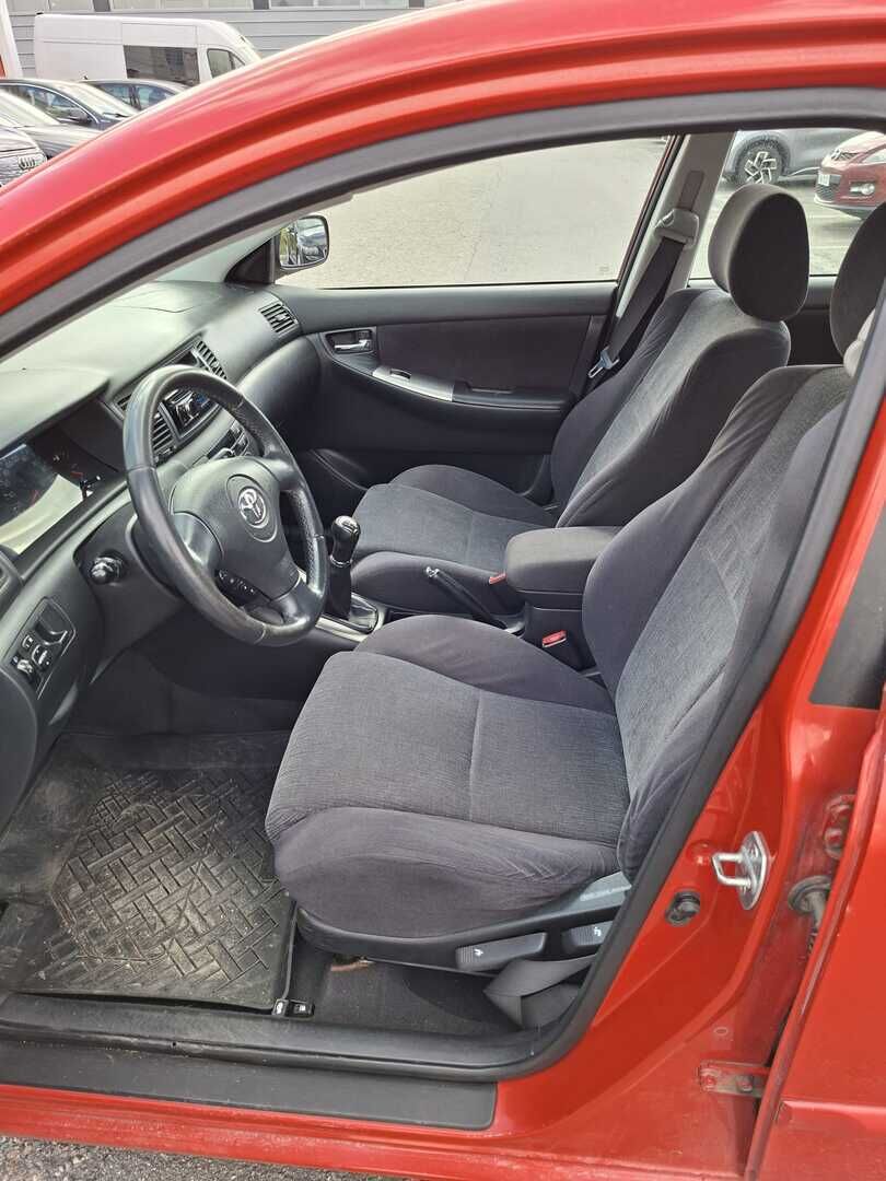 Toyota Corolla 2002 Punainen