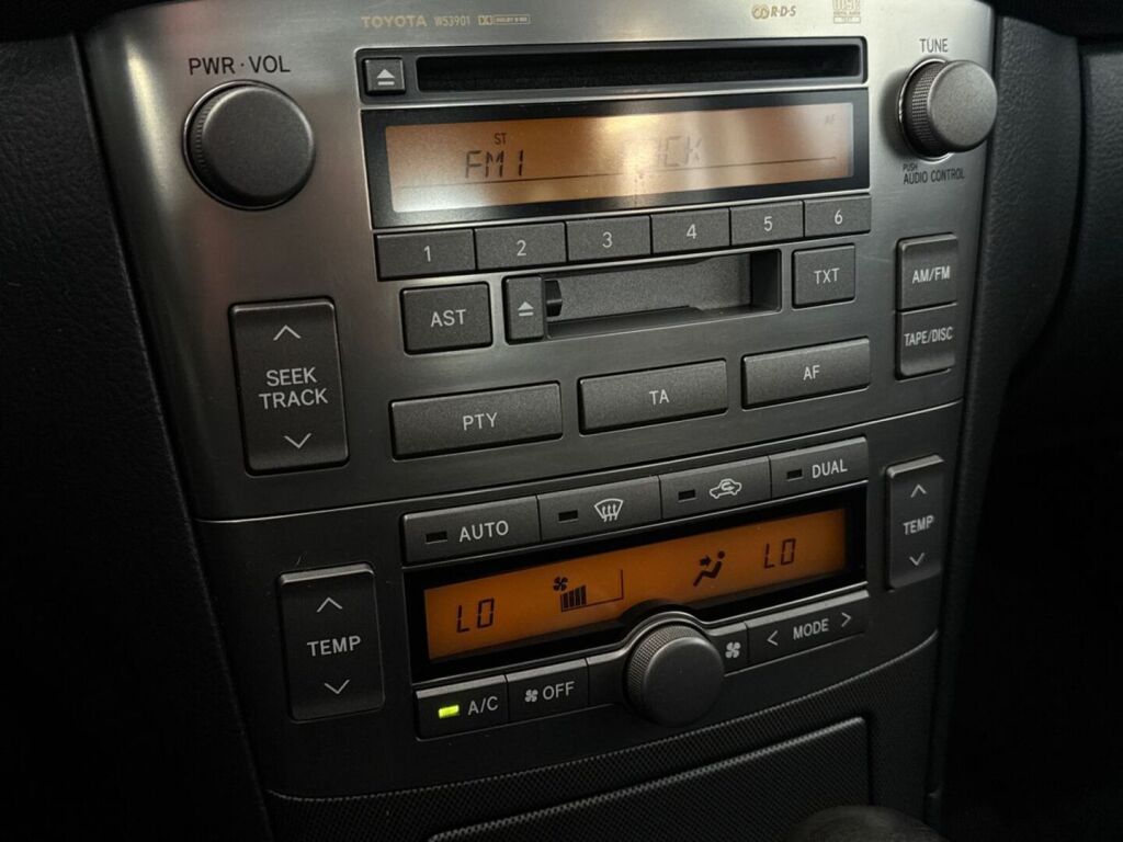 Toyota Avensis 2005 Hopea