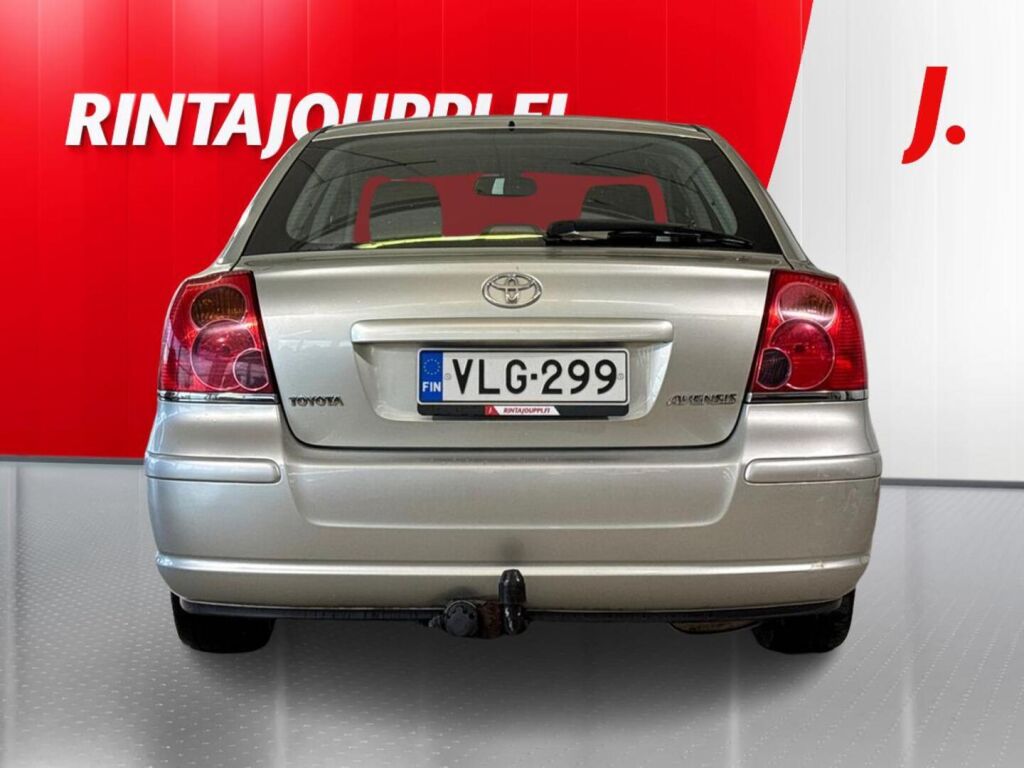 Toyota Avensis 2005 Hopea