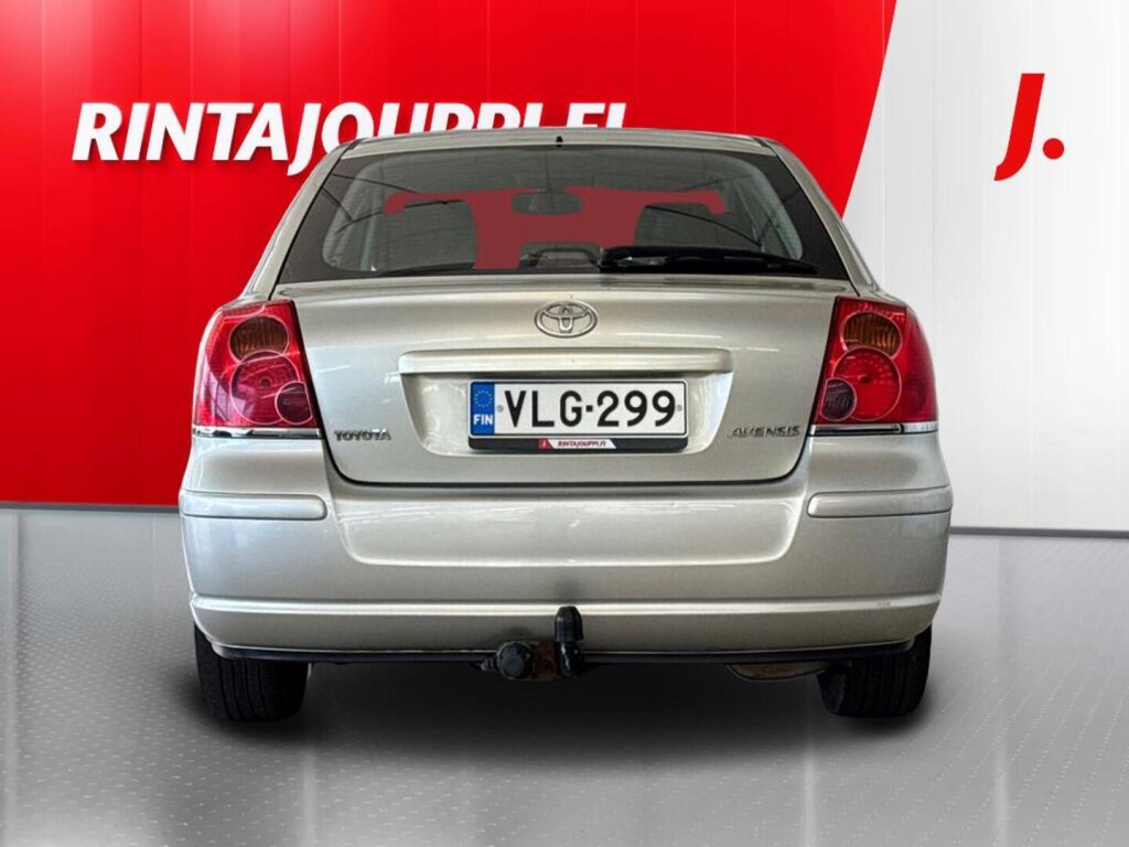 Toyota Avensis 2005 Hopea