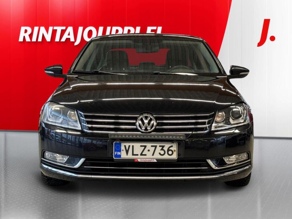 Volkswagen Passat 2013 Musta