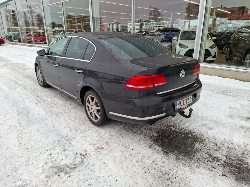 Volkswagen Passat 2013 Musta