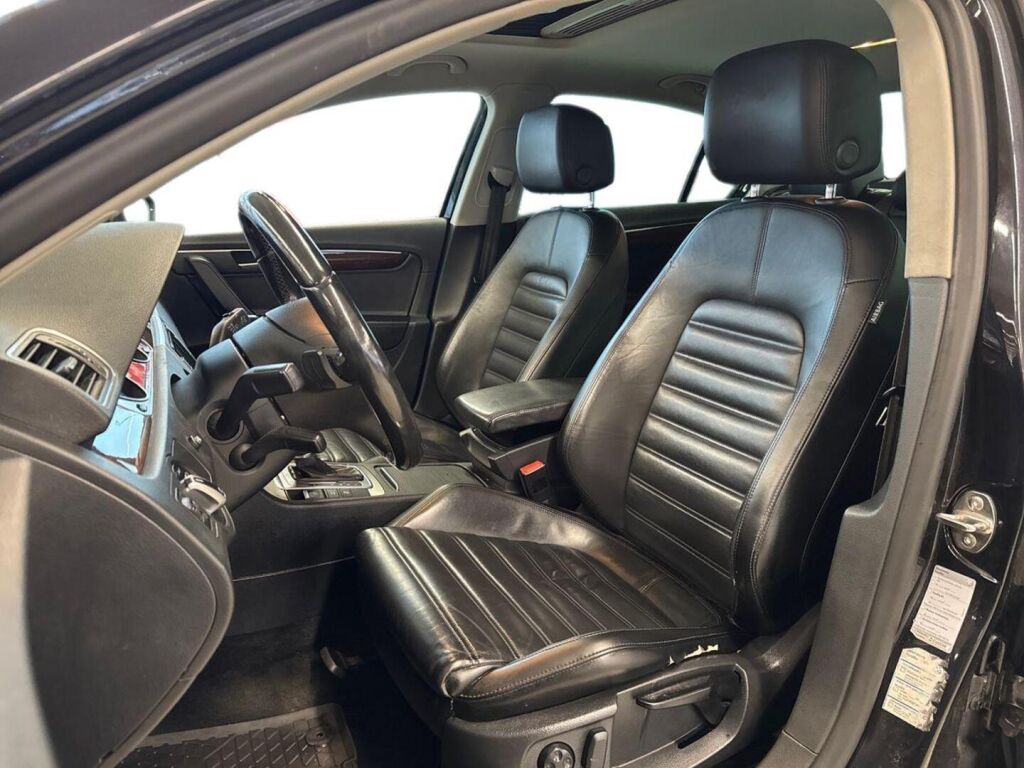 Volkswagen Passat 2013 Musta