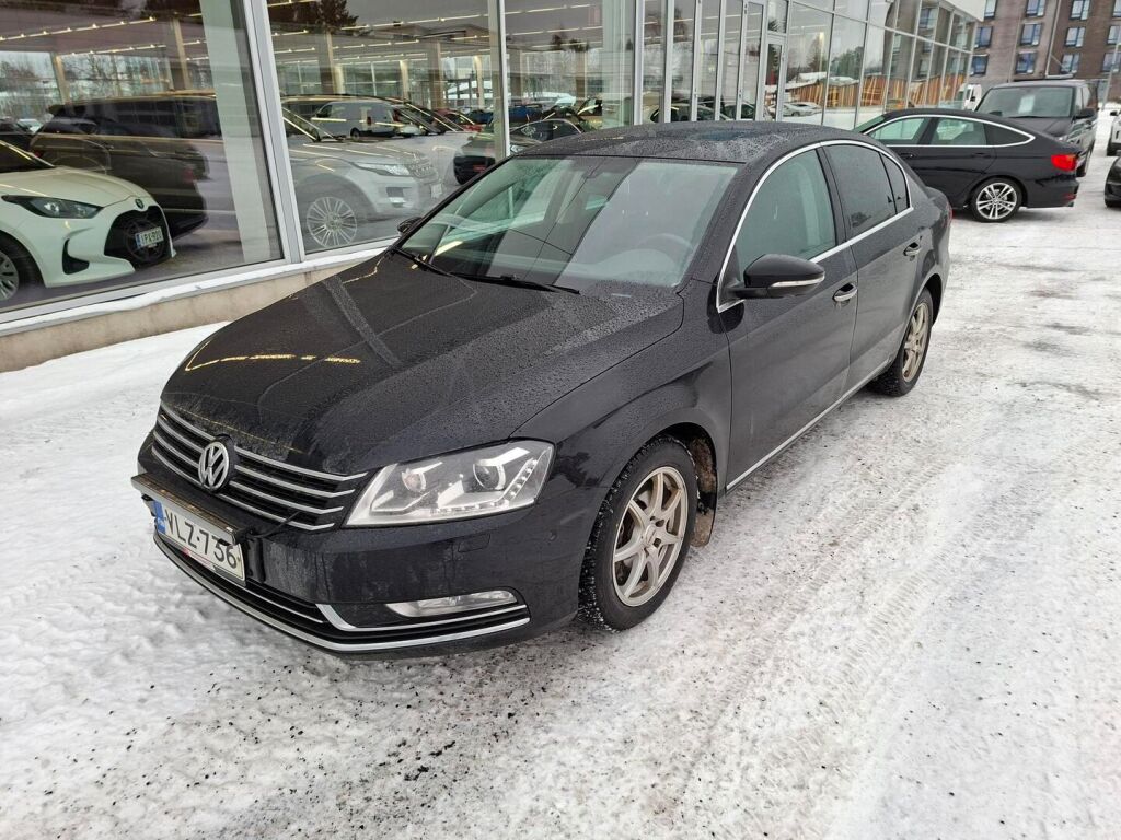 Volkswagen Passat 2013 Musta