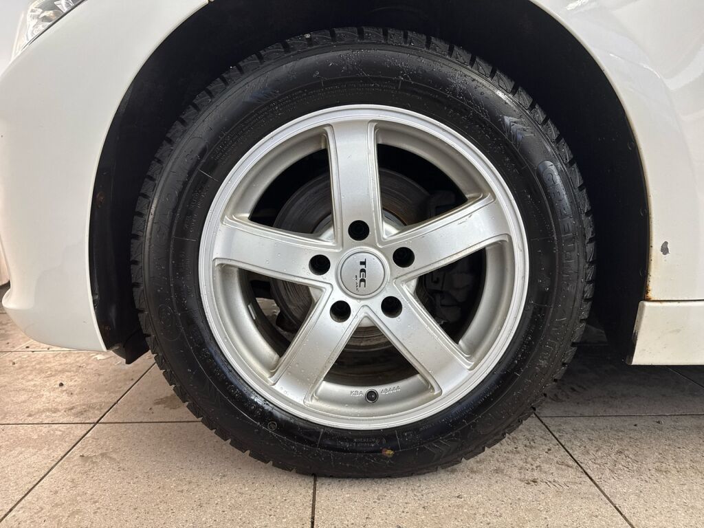 BMW 316 2013 Valkoinen