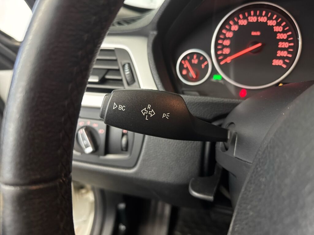 BMW 316 2013 Valkoinen