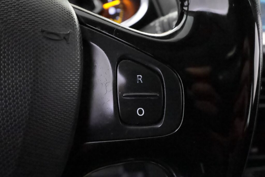 Renault Clio 2012 Punainen