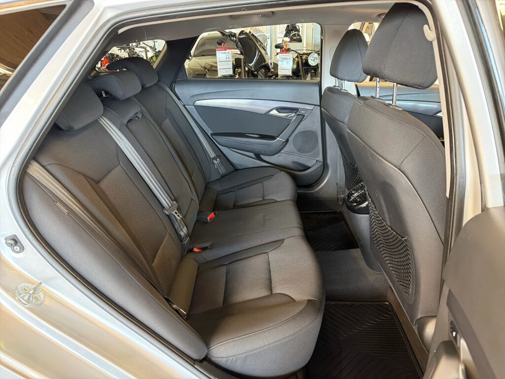 Hyundai i40 2013 Hopea
